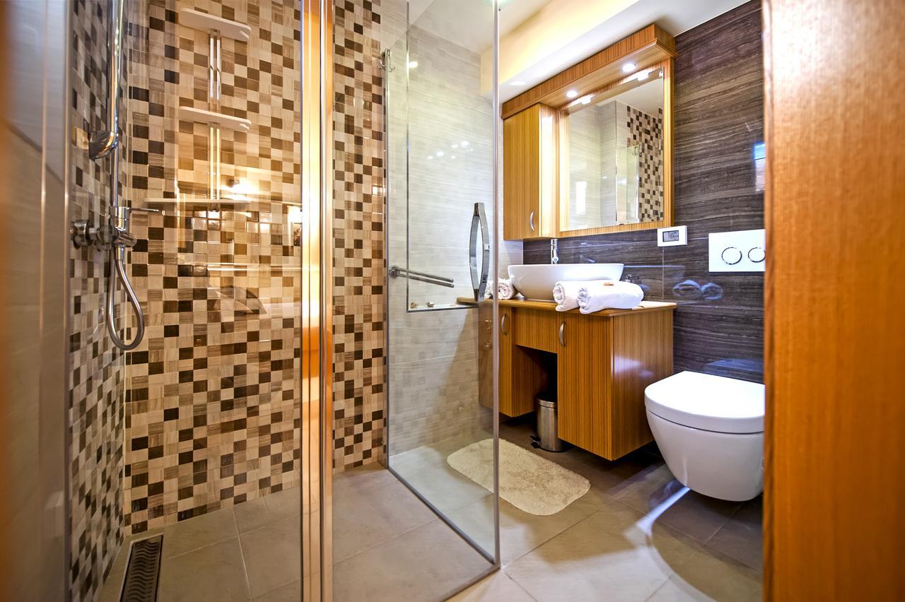 Guest House Golden Goose โรวีน ภายนอก รูปภาพ