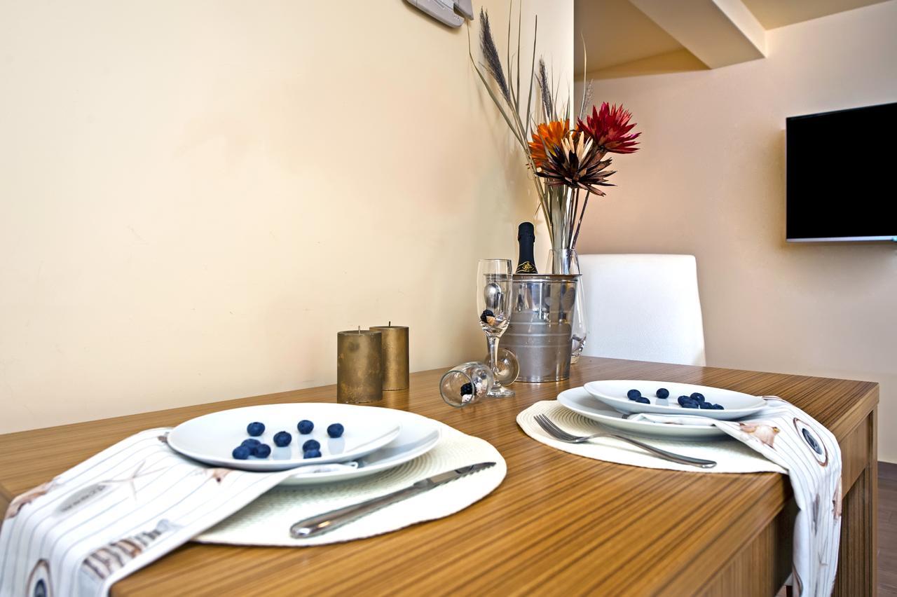 Guest House Golden Goose โรวีน ภายนอก รูปภาพ