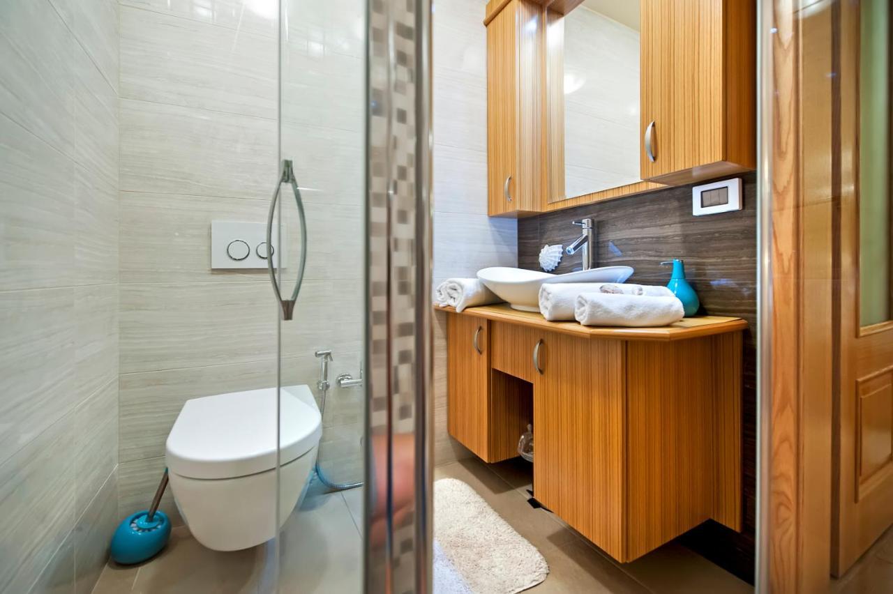 Guest House Golden Goose โรวีน ภายนอก รูปภาพ