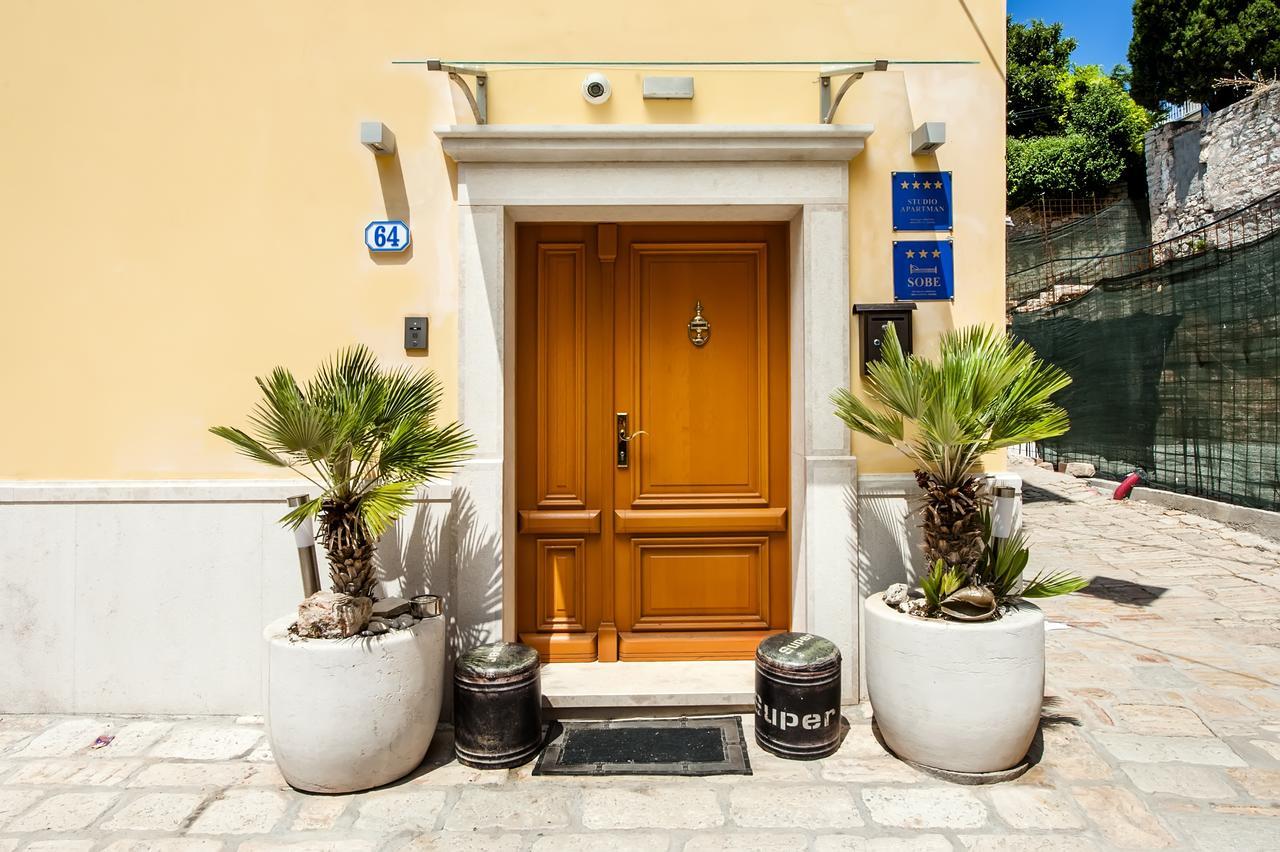 Guest House Golden Goose โรวีน ภายนอก รูปภาพ